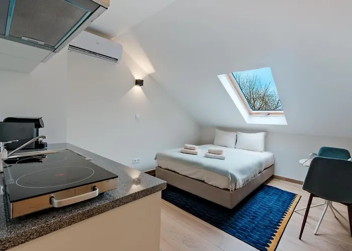 Lovely Studio Fully Equipped Near Subway N11 - Shared Bathroom With Another Studio